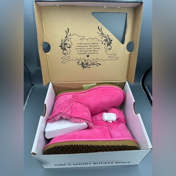 NIB Member's Mark Short Sheepskin Buckle Boots Girl's Size 4 Pink - Picture 9 of 12
